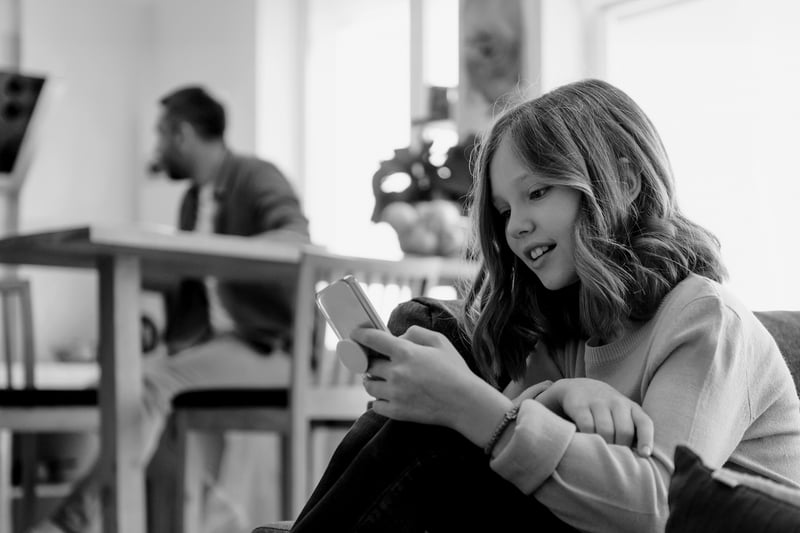 New Bipartisan Bill to Study the Effects of Cell Phones in Classrooms